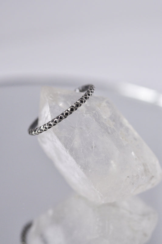 Faceted Band