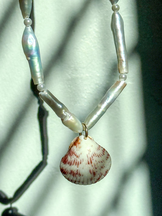 Mermaids Pearl Necklace