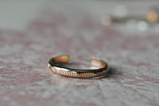 Gold Toe Ring Sun