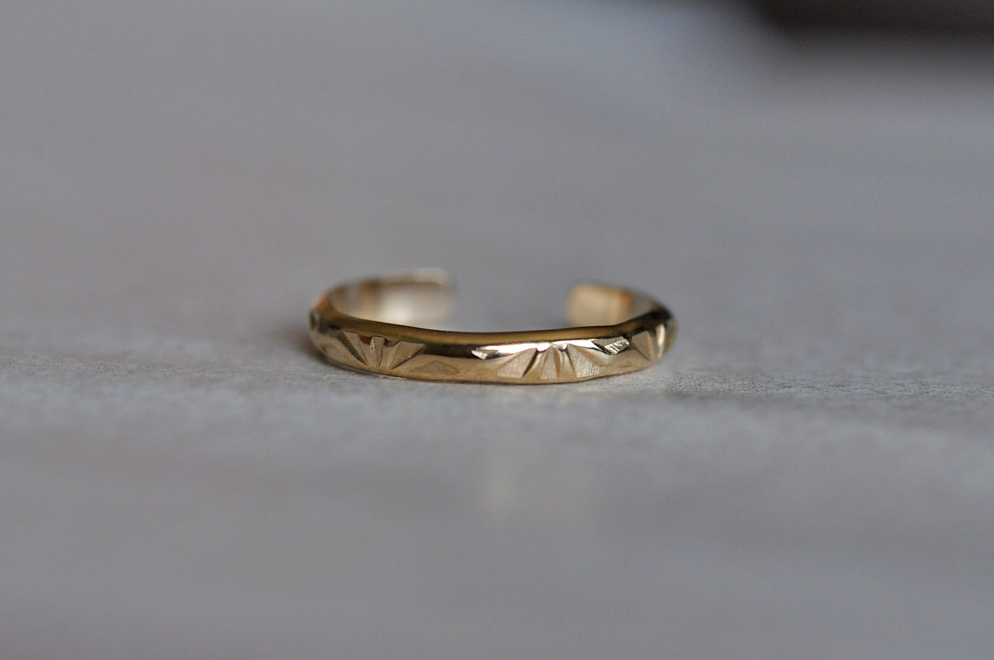 Gold Toe Ring Flower